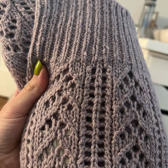 Aritzia Sweater - Picture 4 of 4